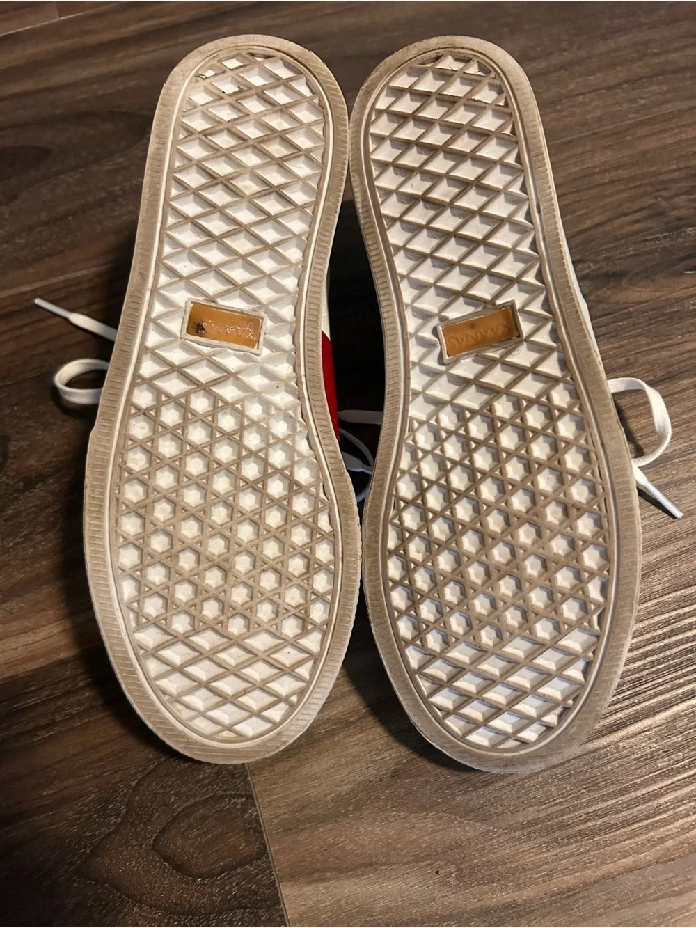 Kaanas White, Gray & Red Low-Top Athletic Sneakers